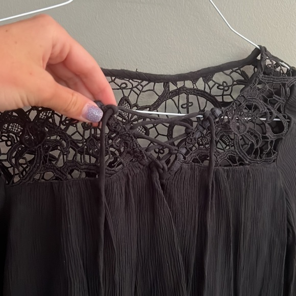 Black top from Hollister size XS - Picture 3 of 5